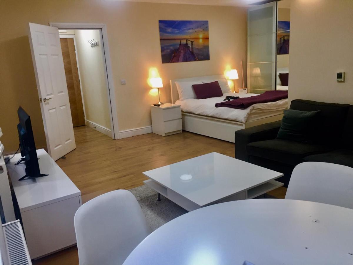 Westminster House Apartment Slough Ngoại thất bức ảnh